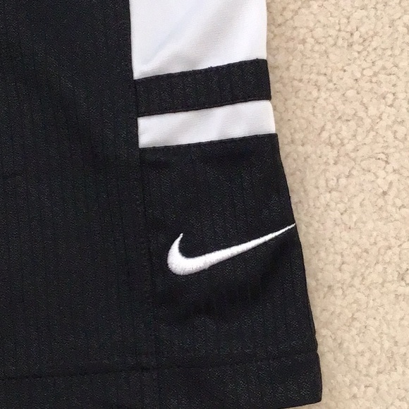 BOYS NIKE ATHLETIC BASKETBALL SHORTS SIZE LARGE - Picture 2 of 5